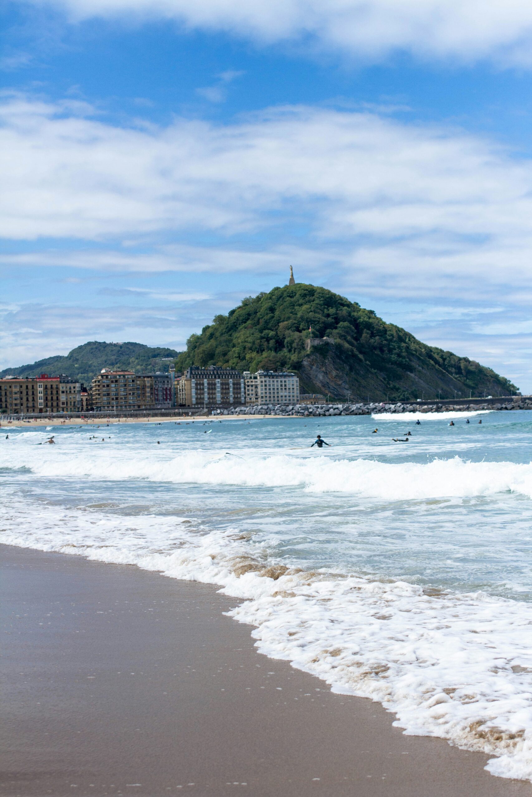 Vista del barrio de Gros y la playa de la Zurriola, San Sebastián