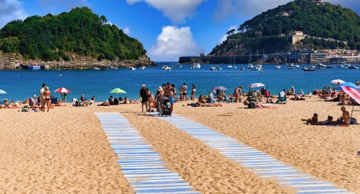 Rampa de acceso a la playa de la Zurriola, San Sebastián